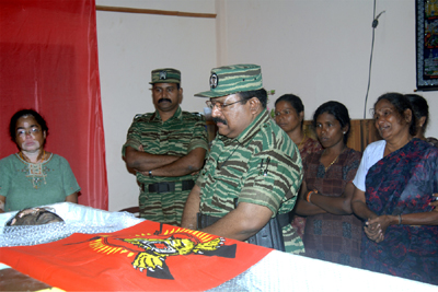 LTTE leader pays respects to slain political head!