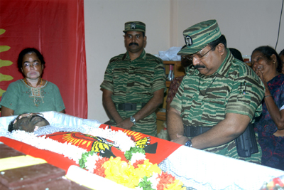 LTTE leader pays respects to slain political head!