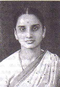 ஓய்வு பெற்ற ஆங்கில வைத்தியரான திருமதி. சீத்தாதேவி மகாதேவா தன் கணவரின் தமிழ் இலக்கிய செயற்பாட்டிற்கும் ஆதார சுருதியே இவர்தான். தமிழ்ப்பற்று மிக்கவர். இவரின் வருகை தமிழுக்கு வளம் சேர்ப்பது போல் ஆக்கங்களை எழுதிவருகிறார்.