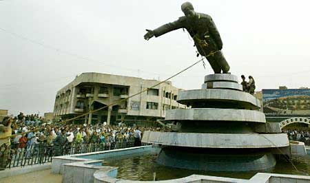 Sadam Statue