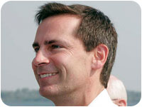 ஒண்டாரியோவின் முதலமைச்சரான கெளரவ Dalton McGuinty