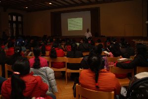சுவிஸ் நாட்டிலுள்ள பாசல் நகரில், பாசல் தமிக் கலவன் பாடசாலையின் அழைப்பின்பேரில், லண்டன் பல்கலைக்கழகப் பேராசிரியர் சிவா பிள்ளை அவர்கள், 20.01.10 அன்று கணினி மூலம் தமிழ் பயிற்சியை ஆசிரியர்களுக்கும், மாணவர்களுக்கும், பெற்றோர்களுக்கும் நடாத்தினார்.