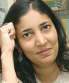 2006ற்கான 'புக்கர் விருதி'னைப் பெற்றும் எழுத்தாளர் கிரன் தேசாய்.