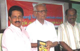 கோவை ஞானி , ஆர் சிவகுமார், குளச்சல் எம் யூசுஃப் 