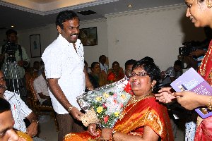 'நிலாவின் இந்திய உலா' நூல் வெளியீட்டு விழா!