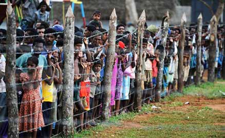 இது இவ்வாறிருக்க, தடுப்புமுகாம்க்ளென்ற பெயரிலுள்ள வதை முகாம்களில் சுதந்திரமிழந்து வாழும் தமிழ் மக்களின் நிலையோ.. வார்த்தைகளால் கூற முடியாதவாறு மிகவும் துயரகரமானது. குழந்தைகள், பெண்கள், மாணவர்கள், முதியவர்களென .. முள் வேலிகளுக்குள், இராணுவக் கட்டுப்பாட்டினுள் அவர்கள் அடையும் துன்பங்கள் எவ்வளவு கொடியன. 