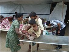 Wounded S Lanka civilians rescued 