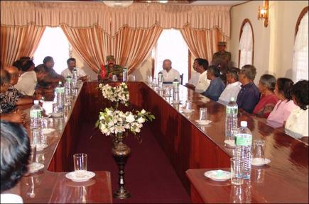 LTTE Cheif Meets Disaster Mnagement Planners in Kilinochi